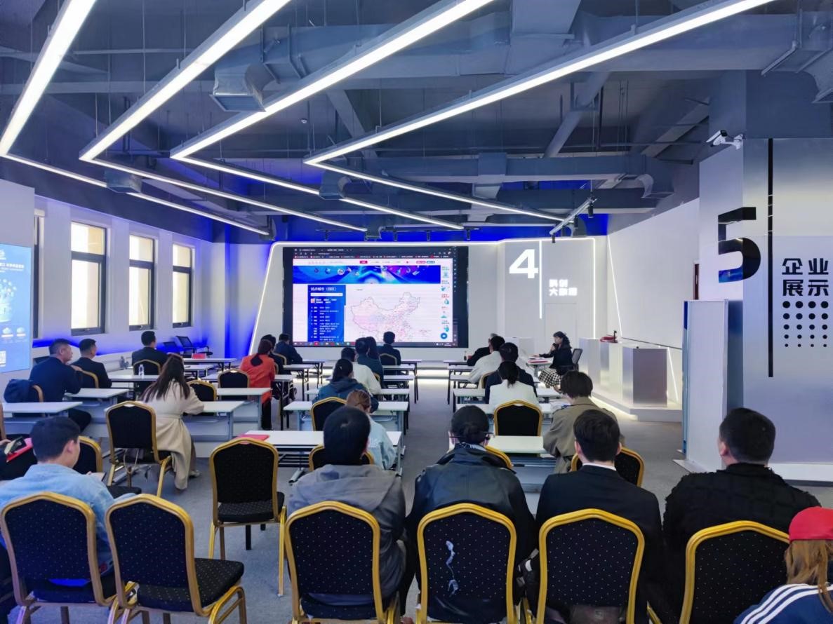 图片还在审核中...